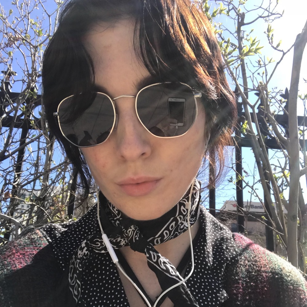 Meet your Posher, Carly
